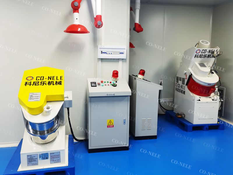 科尼樂實驗室混合造粒設備工作場景